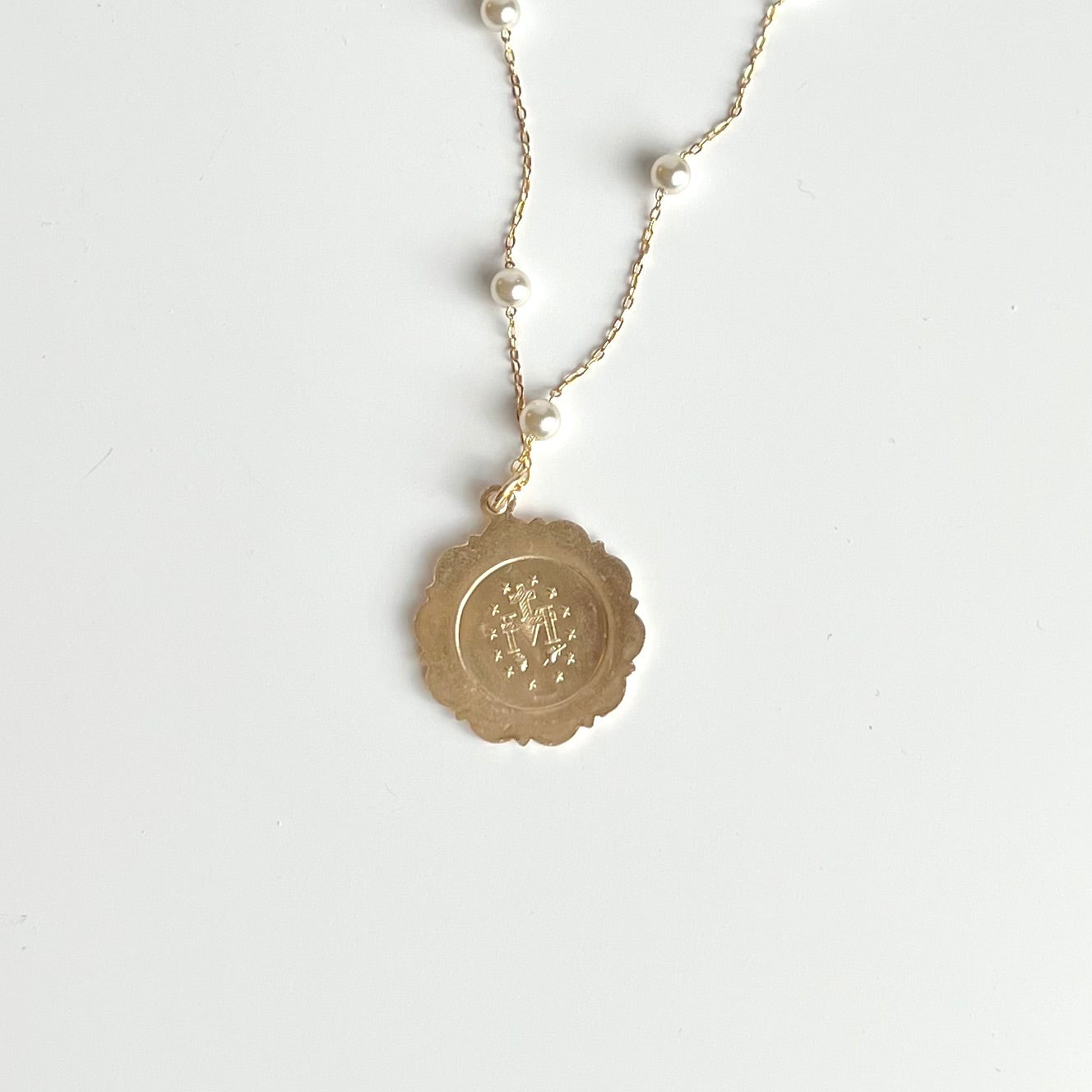 Scalloped Miraculous & Pearl Necklace